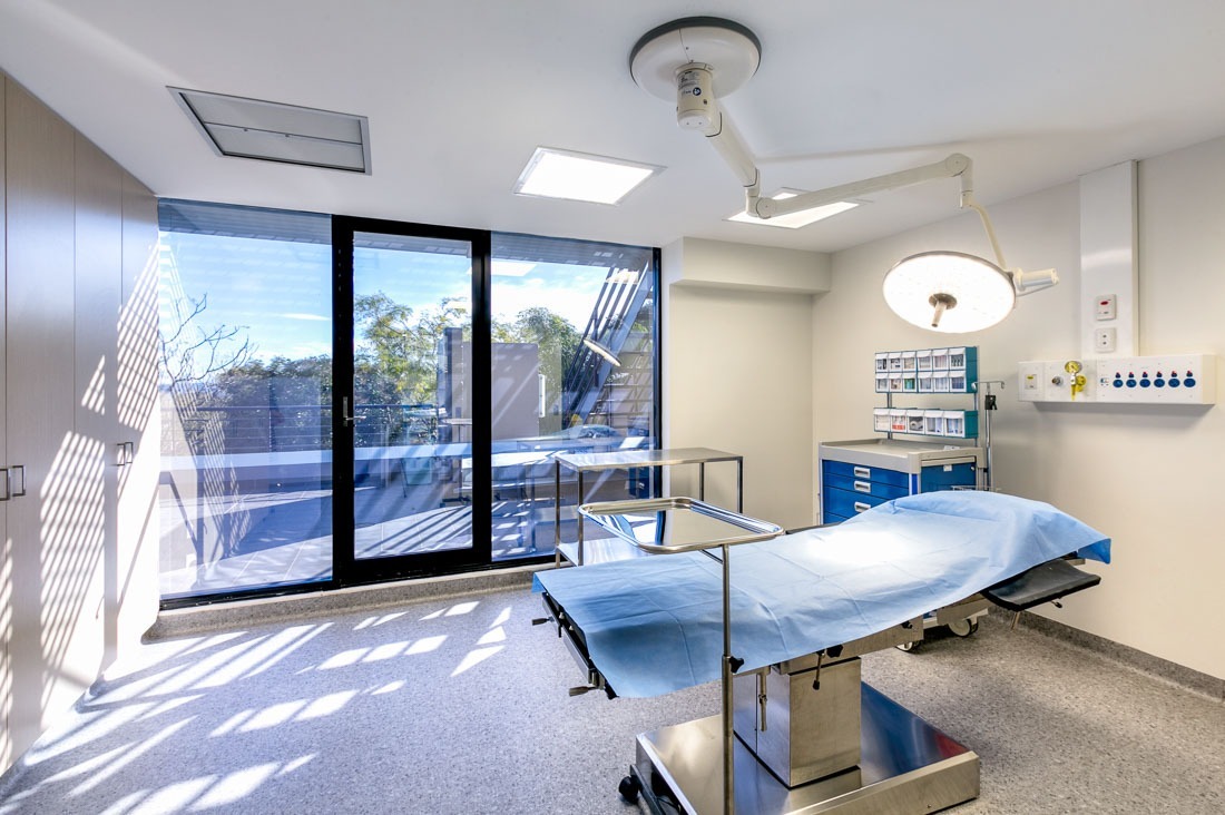 Expertly designed day surgery theatre room by Space for Health architects for optimal patient care and comfort.